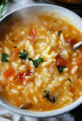 Rozgrzewająca włoska zupa z makaronem orzo, idealna na chłodne dni