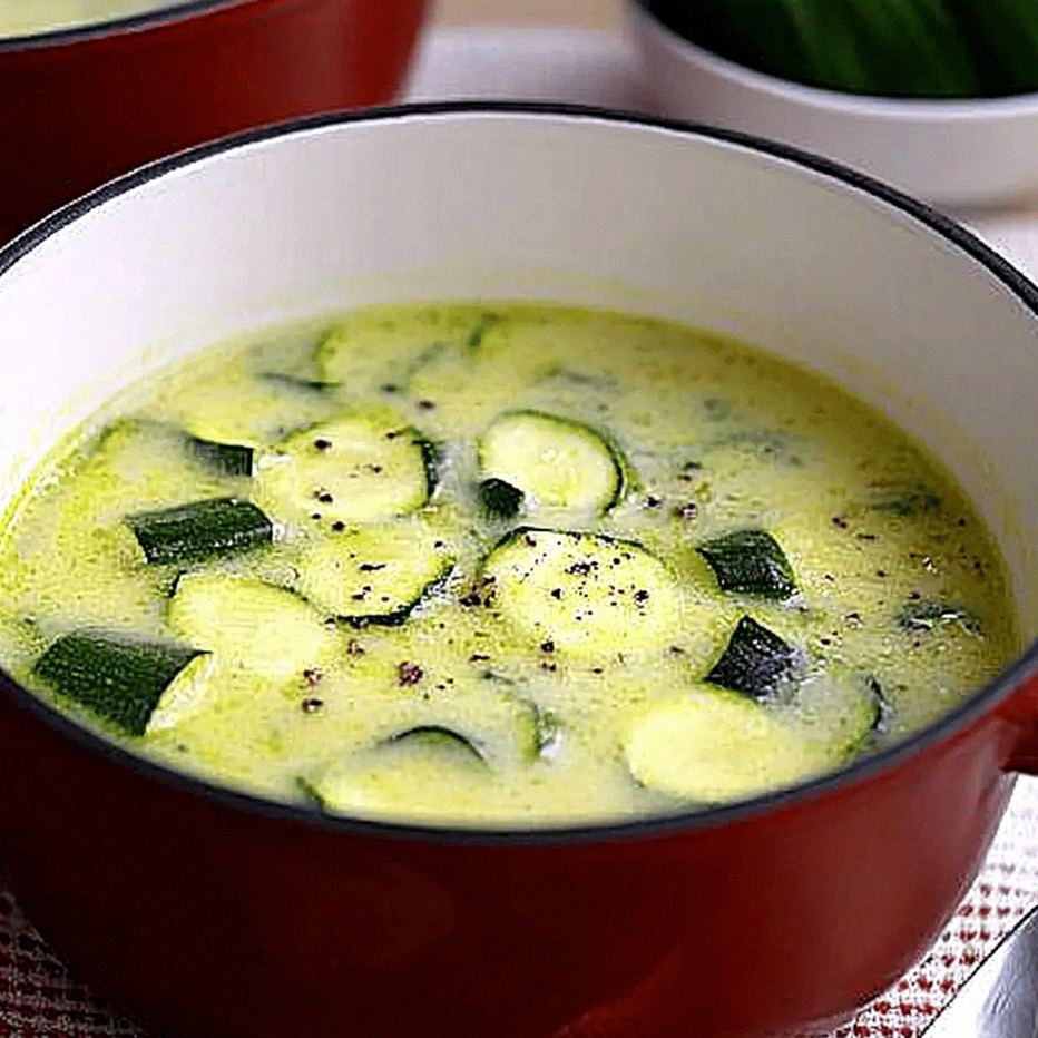 Super zdrowa zupa z cukinią, która zachwyca smakiem i aromatem – Schritt 1